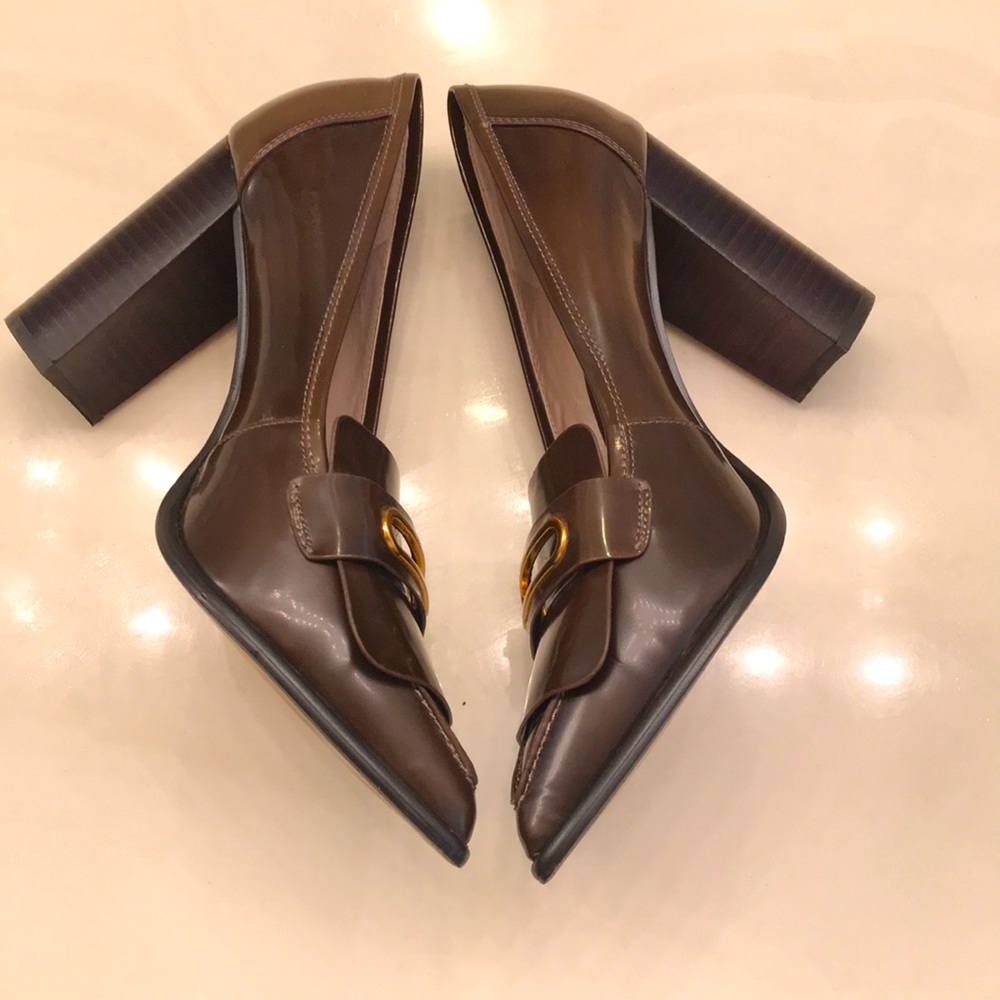 Nine West casual business shoe. Worn only once!